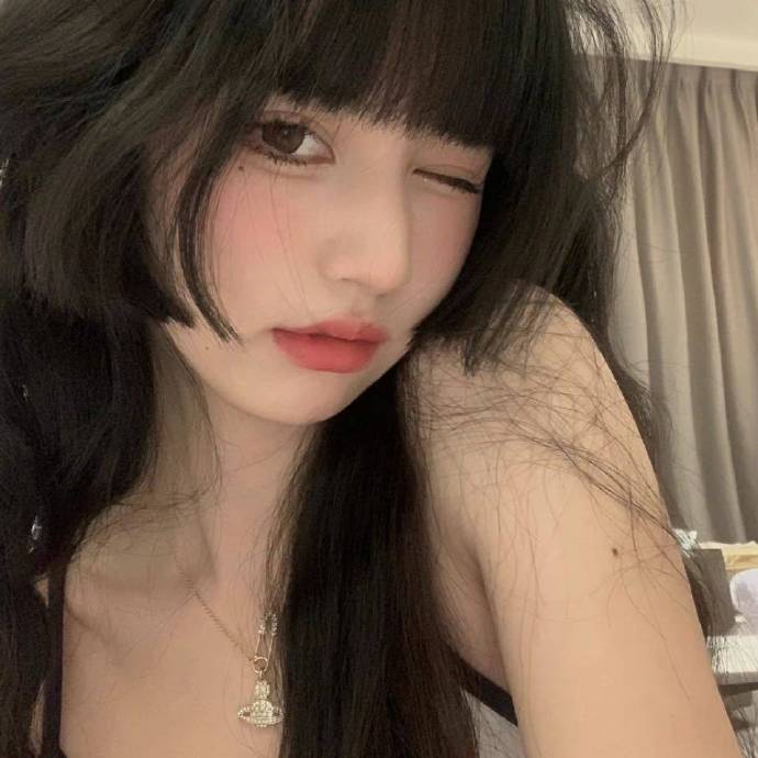 女士头像成熟霸气冷艳图片(女士冷艳成熟头像图)